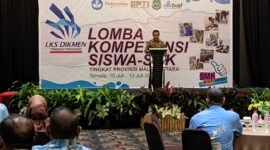 Gubernur Maluku Utara melalui Asisten I Bidang Pemerintahan dan Kesra, Kadri La Etje secara resmi membuka Lomba Kompetensi Siswa SMK tingkat Provinsi Maluku Utara. || Doc : Karsi_kasedata.id