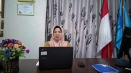 Kepala Sekolah SMP Negeri 1 Kota Ternate, Endang Yuliana Hermanto || Foto : sukarsi_kasedata