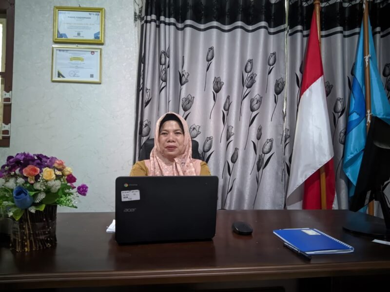 Kepala Sekolah SMP Negeri 1 Kota Ternate, Endang Yuliana Hermanto || Foto : sukarsi_kasedata