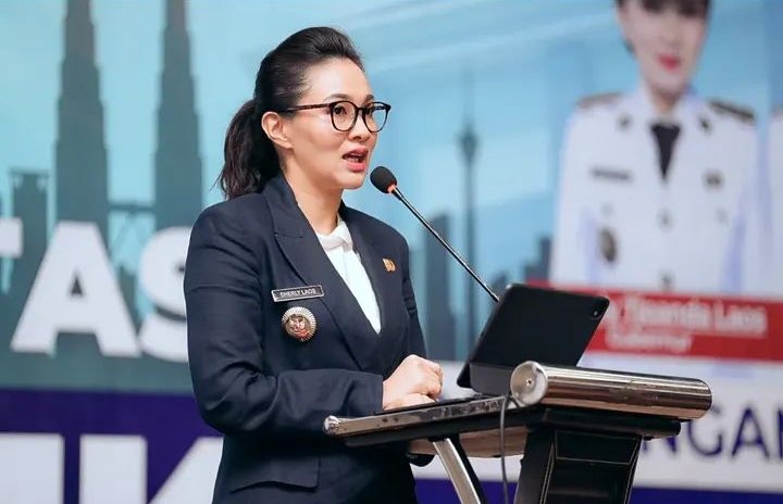 Sherly Tjoanda Laos.
