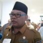 Sekda Provinsi Maluku Utara, Samsuddin A. Kadir, menyampaikan keterangan kepada awak media usia mengikuti serangkaian kegiatan sosialisasi P4GN dan tes urine ASN dilingkungan Pemprov Malut, Senin (14/7/2025). || Doc : kasedata.id