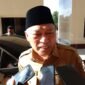 Wakil Gubernur Maluku Utara, Sarbin Sehe, saat diwawancarai awak media dihalaman Kantor Gubenur Malut, Senin (21/7/2025). || Doc : IL_kasedata.id