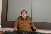 Plt Kepala BKD Maluku Utara, Zulkifli Bian, kepada awak media, Senin (21/7/2025) menyampaikan bahwa empat pejabat itu akan dikenakan sanksi berat berupa pemecatan dalam kasus suap dan penyalahgunaan jabatan. Menyusul satu ASN yang saat ini BKD masih menunggu hasil salinan putusan. || Doc : IL_kasedata.id