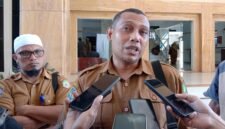 Direktur RSJ Sofifi, dr. Yazzit Mahri, usai menghadiri rapat di kantor Gubernur Maluku Utara, Senin (21/7/2025). || Doc : IL_kasedata.id