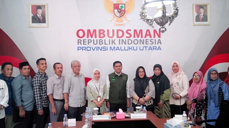 Foto bersama usai kegiatan reses di kantor Ombudsman Perwakilan Maluku Utara