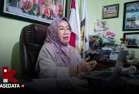 Kepala SMAN 10 Ternate Sabaria Umahuk || Foto : sukarsi_kasedata
