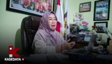 Kepala SMAN 10 Ternate Sabaria Umahuk || Foto : sukarsi_kasedata