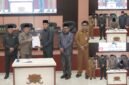 Pendatanganan secara resmi nota KUA PPAS APBD Perubahan Tahun Anggaran 2025 || Foto : ewin_kasedata