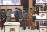 Pendatanganan secara resmi nota KUA PPAS APBD Perubahan Tahun Anggaran 2025 || Foto : ewin_kasedata