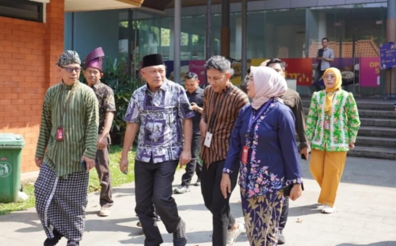 Kunjungan kerja Wakil Gubernur Maluku Utara, Sarbin Sehe didampingi Direktur Operasional TMII, I Putu Gusti Ngurah Sedana.