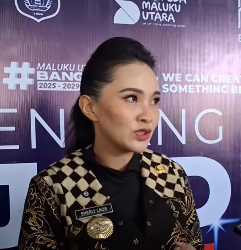 Gubernur Maluku Utara, Sherly Tjoanda Laos, diwawancarai awak media usai membuka Musrenbang RPJMD tahun 2025-2029 di Kota Ternate, Jum'at (25/7/2025). || Foto : kasedata.id