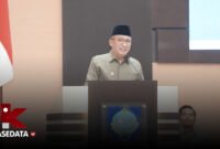 Wali Kota Ternate saat  menyampaikan jawaban resmi atas pandangan umum fraksi-fraksi DPRD  terkait Ranperda RPJMD Kota Ternate 2025–2029 || Foto : Ewin_kasedata