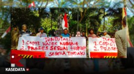 Aliansi Garda Kubung Menggugat saat menggelar aksi unjuk rasa di Kantor Bupati Halse || Foto : Ridal_kasedata