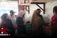 Tim Pengendalian Inflasi Daerah saat menggelar sidak ke pasar || Foto : Karno_kasedata