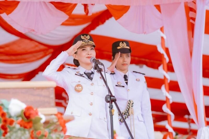Perdana, Gubernur Provinsi Maluku Utara, Sherly Tjoanda Laos memimpin upacara peringatan HUT ke-80 Kemerdekaan Republik Indonesia di Sofifi, Minggu (17/8/2025). || dok : Ilham/Kasedata