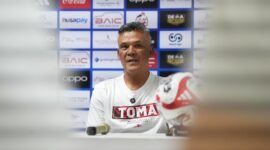 Pelatih kepala Malut United FC, Hendri Susilo, dalam konferensi pers  jelang laga kontra Dewa United || Foto : MU_kasedata