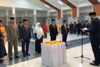 Pengambilan sumpah janji 5 pejabat eselon II dilingkungan Pemkab Halmahera Selatan. || dok : Ridal Lahani