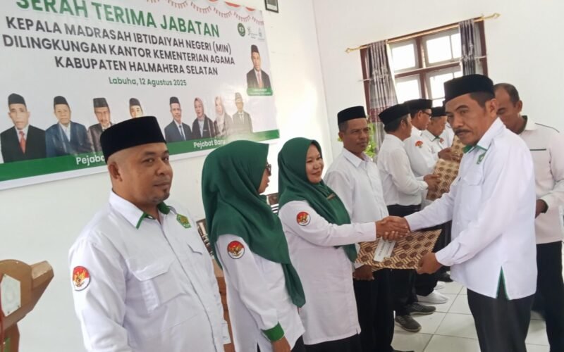 Serah terima jabatan (Sertijab) dipimpin langsung Kepala Kemenag Halsel, Saiful Djafar Arfah. || dok : Ridal_kasedata