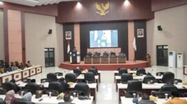 Pidato Wali Kota Ternate dalam rapat paripurna dengan dua agenda yakni Penandatanganan Nota Kesepakatan KUA-PPAS APBD Tahun 2026 serta penyampaian rancangan Perubahan APBD 2025 || Foto : Ewin_kasedata