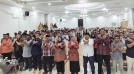 Foto bersama usai kegiatan sosialisasi yang digelar Badan Perlindungan Pekerja Migran Indonesia (BP3MI) Sulawesi Utara, bekerja sama dengan Disnakertrans Provinsi Maluku Utara dan TM Fondation || Sukarsi_kasedata