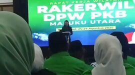 Gubernur Maluku Utara Sherly Tjoanda Laos, saat memberikan sambutan dalam kegiatan Rakerwil PKB Malut || Foto : sukarsi_kasedata