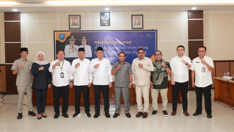 Foto bersama usai pendatanganan Perda RPJMD 2025-2029 || Ongky_kasedata