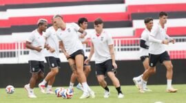 Latihan pemian Malut United di Stadion Gelora Kie Raha jelang kontra PSIM Yogyakarta || Foto : MU