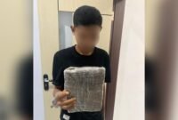 Oknum mahasiswa beserta barang buktinya, ditangkap oleh Satuan Reserse Narkoba Polres Ternate || Foto : istimewa
