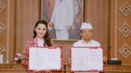 Penandatanganan MoU oleh Gubernur Maluku Utara, Sherly Tjoanda, bersama Gubernur Bali, I Wayan Koster, di Kantor Gubernur Bali, Denpasar, Senin (4/8/2025).