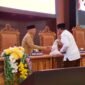 Wakil Gubernur Maluku Utara, Sarbin Sehe menghadiri rapat Paripurna masa persidangan ketiga tahun sidang 2024-2025 bertempat di ruang sidang utama DPRD Provinsi Maluku Utara, Senin, (4/8/2025).