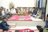 Ketua DPC PKB Ternate Muhajirin Bailussy bersama Ketua Dewan Syuro dan jajaran tanfidziah berdialog dengan sejumlah toko pemuda dan toko agama sebagai langkah awal menyerap aspirasi masyarakat sipil sesuai instruksi DPP PKB. || dok : KASEDATA.ID