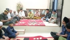 Ketua DPC PKB Ternate Muhajirin Bailussy bersama Ketua Dewan Syuro dan jajaran tanfidziah berdialog dengan sejumlah toko pemuda dan toko agama sebagai langkah awal menyerap aspirasi masyarakat sipil sesuai instruksi DPP PKB. || dok : KASEDATA.ID