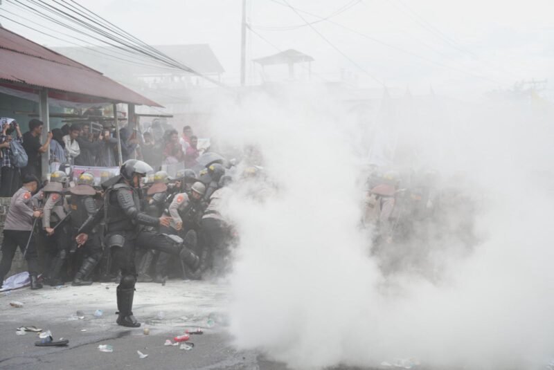 Suasana aksi di depan Kantor DPRD Kota Ternate, Kelurahan Kalumata, Senin (1/9/2025) || Foto : Ipi_kasedata