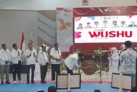 Pemukulan gong sebagai tanda dibukanya Kejurda Wushu 2025 oleh Wakil Gubernur Malut || Foto : Ridal_kasedata