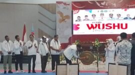 Pemukulan gong sebagai tanda dibukanya Kejurda Wushu 2025 oleh Wakil Gubernur Malut || Foto : Ridal_kasedata