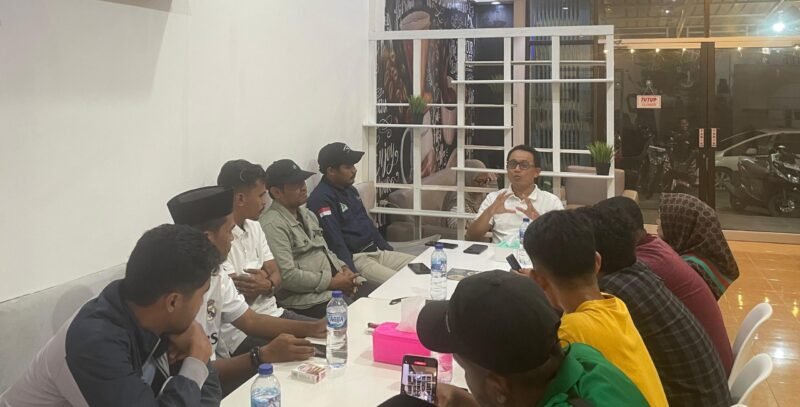 Dialog interaktif antara Banom Nahdlatul Ulama Kabupaten Halut bersama narasumber Kepala Dinas Pendidikan dan Kebudayaan Maluku Utara, Abubakar Abdullah. || dok : Dikbud Malut
