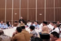 Suasana rapat bersama komisi IV DPR RI dan Kementerian Kehutanan dengan Pemprov Malut beserta sejumlah perwakilan tambang Maluku Utara yang berlangsung di Royal Resto Kota Ternate [Foto : sukarsi/kasedata]