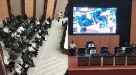 Suasana paripurna di DPRD Kota Ternate yang dihadiri segelintir OPD [Foto : amat/kasedata]