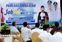 Wali Kota Ternate, Dr. H. M. Tauhid Soleman, saat membuka kegiatan Job Fair Hybrid 2025 yang berlangsung di Jati Hotel [Foto : sukarsi/kasedata]
