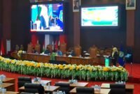 Juru Bicara Badan Anggaran, DPRD Maluku Utara, Agriati Yulin Mus, menyampaikan laporan Banggar, dalam Paripurna, Senin (8/9/2025). || dok : KASEDATA.ID