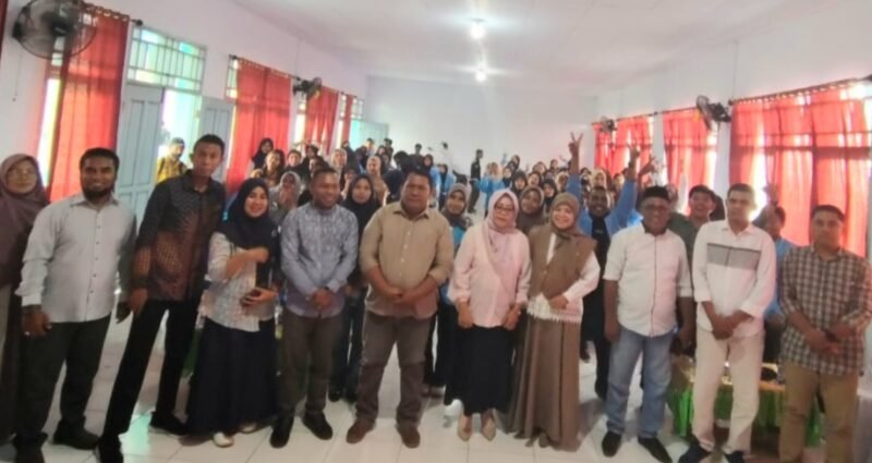 Pembekalan sekaligus pelepasan secara simbolis mahasiswa PPL ISDIK Kie Raha. || dok : Isdik Kie Raha