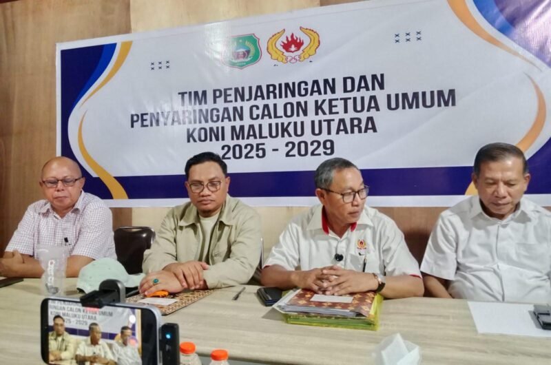 Ketua TPP KONI Malut, Ridha Ajam, saat menggelar konferensi pers, Senin (6/10/2025) sore pukul 16.00 WIT [ Foto : Ilham_kasedata]