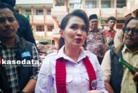 Gubernur Sherly Tjoanda didampingi Kepala BKD Maluku Utara, Zulkifli Bian meninjau langsung pelaksanaan Ukom. || dok : Sukarsi/Kasedata