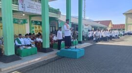 Bupati Halsel, Bassam Kasuba, saat menjadi Irup Hari Santri. (doc: Ridal/Kasedata)