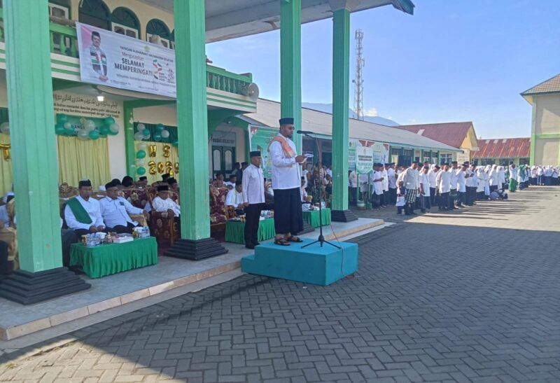 Bupati Halsel, Bassam Kasuba, saat menjadi Irup Hari Santri. (doc: Ridal/Kasedata)