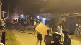 Suasana bentrokan yang melibatkan dua kelompok pemuda di halsel [dok : ridal/kasedata]