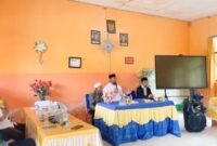 Kunjungan bupati Halsel ke SMP Islam Samargalila [ dok : ridal/kasedata]