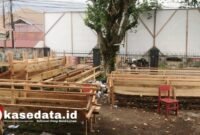 Proses pembuatan tungku Jepang pembukaan FNF di Kota Ternate [Foto : sukardi/kasedata]