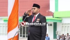 Bupati Halsel Hasan Ali Bassam Kasuba, saat bertindak sebagai Inspektur Upacara Hari Sumpah Pemuda 2025 [Dok : Ridal/Kasedata]