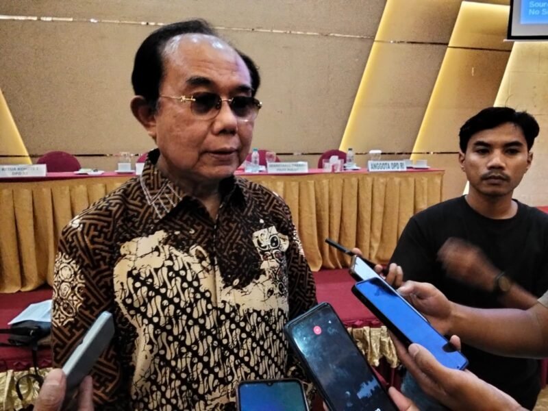 Ketua Komite I DPD-RI, Andi Sofyan, saat diwawancarai [Foto : sukarsi/kasedata]